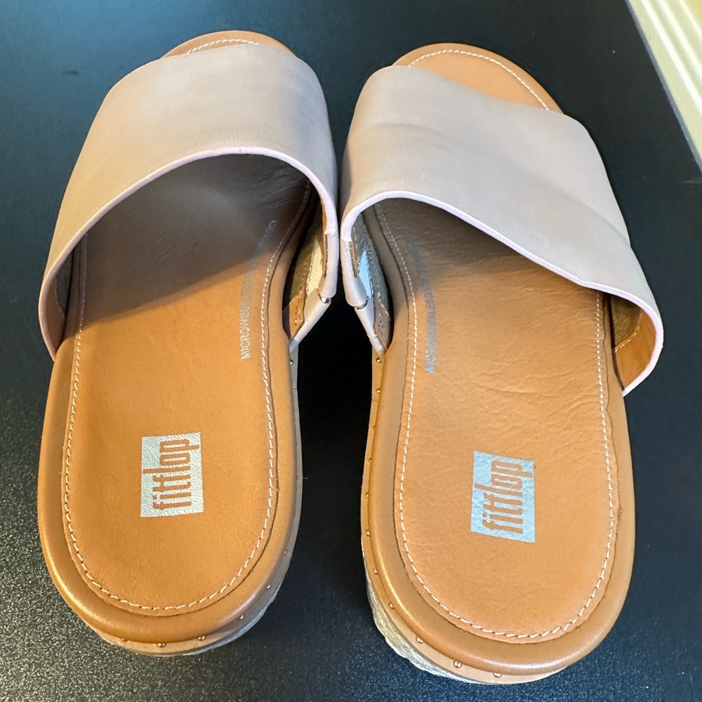 Fitflop Beige Eloise Platform Slides in size 6.  Excellent condition. - Picture 10 of 11